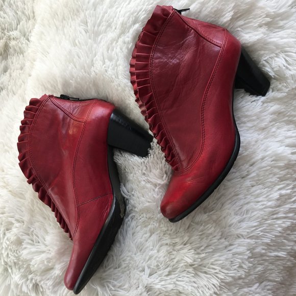 Everybody by B.Z. Moda Red Kava Bootie - Picture 3 of 7